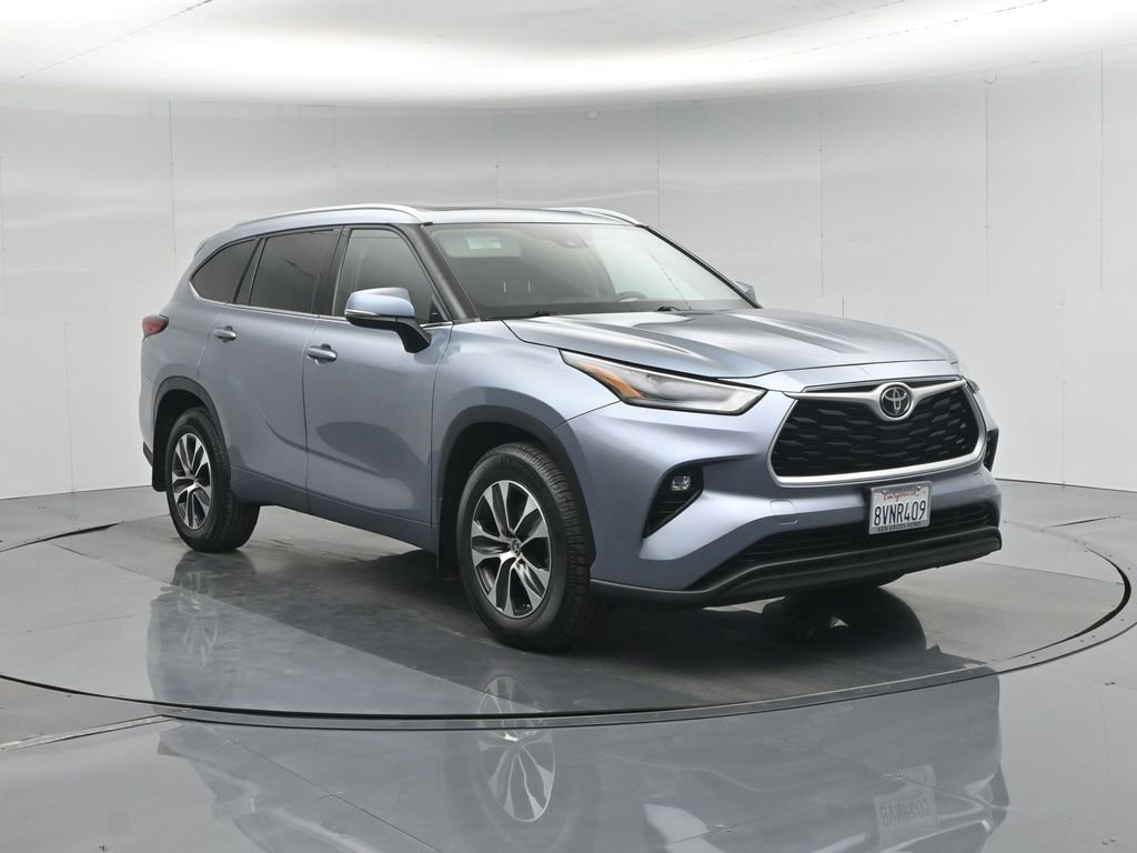 Used 2021 Toyota Highlander XLE image 6