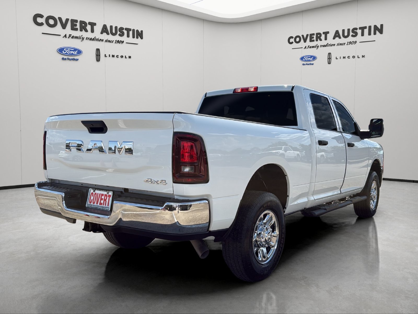 Used 2026 RAM 2500 Tradesman w/ Chrome Appearance Group AWD/4WD image 5