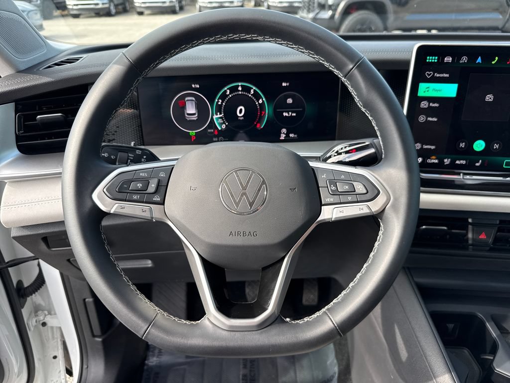 Used 2025 Volkswagen Tiguan SE FWD image 13