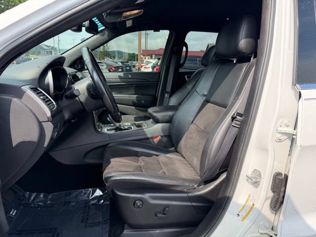 Used 2020 Jeep Grand Cherokee Laredo w/ Laredo X Package AWD/4WD image 11