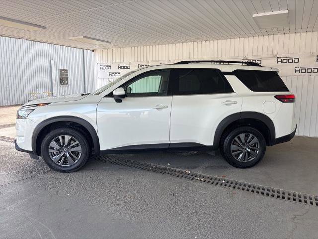 Used 2024 Nissan Pathfinder SV