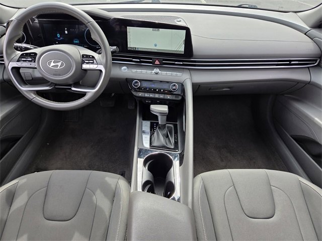 Used 2025 Hyundai Elantra SEL image 12