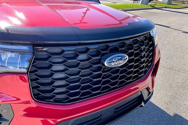 Certified 2025 Ford Explorer ST-Line w/ Premium Package image 29