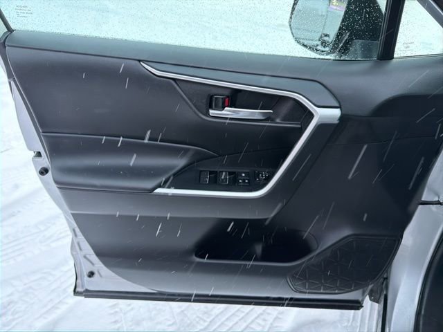 Used 2022 Toyota RAV4 SE image 20