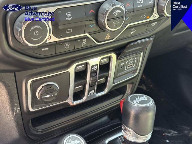 Used 2018 Jeep Wrangler Unlimited Sahara AWD/4WD image 16