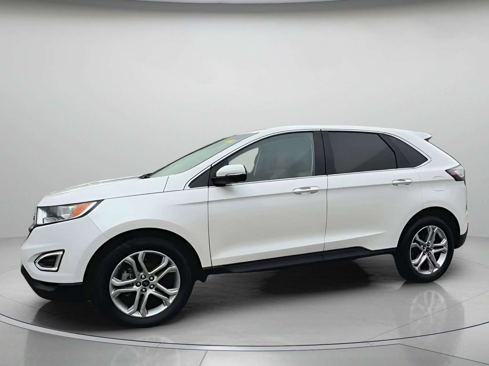Certified 2018 Ford Edge Titanium w/ Ford Safe & Smart Package image 6