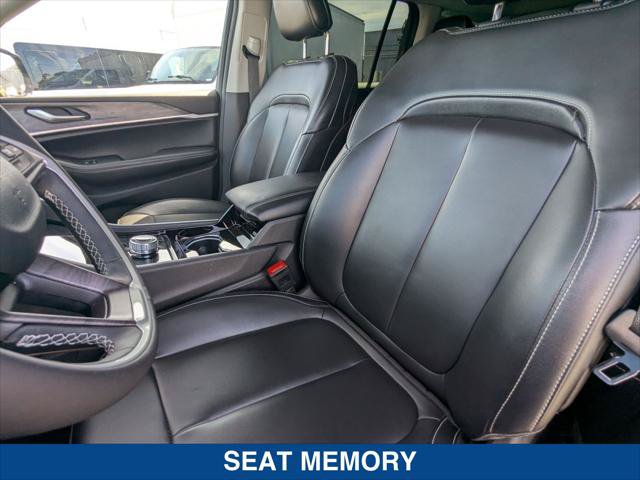 Used 2023 Jeep Grand Cherokee L Limited RWD image 19