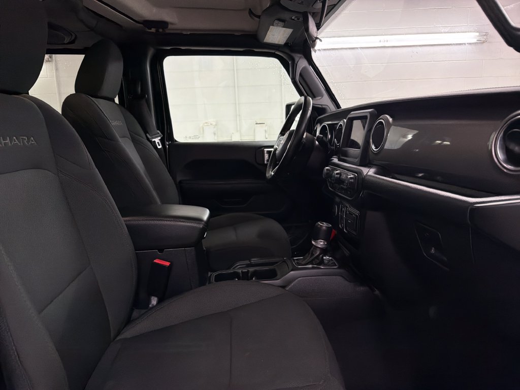 Used 2021 Jeep Wrangler Unlimited Sahara AWD/4WD image 28