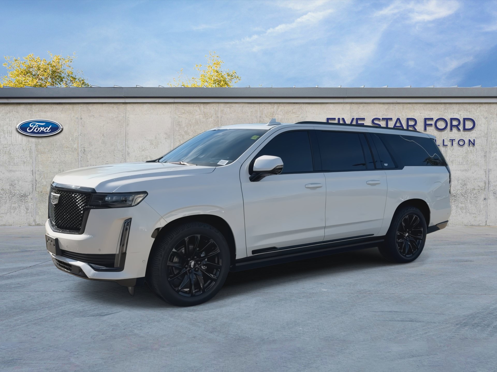 Used 2022 Cadillac Escalade ESV Sport w/ Touring Package AWD/4WD image 4