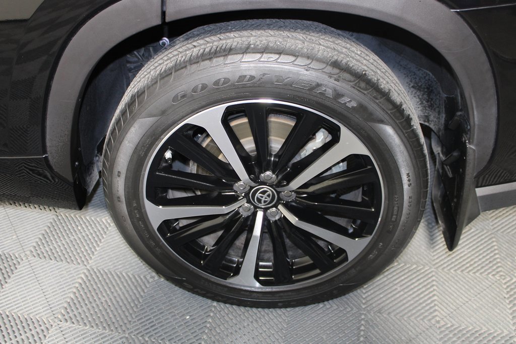 Used 2022 Toyota Highlander XSE image 23