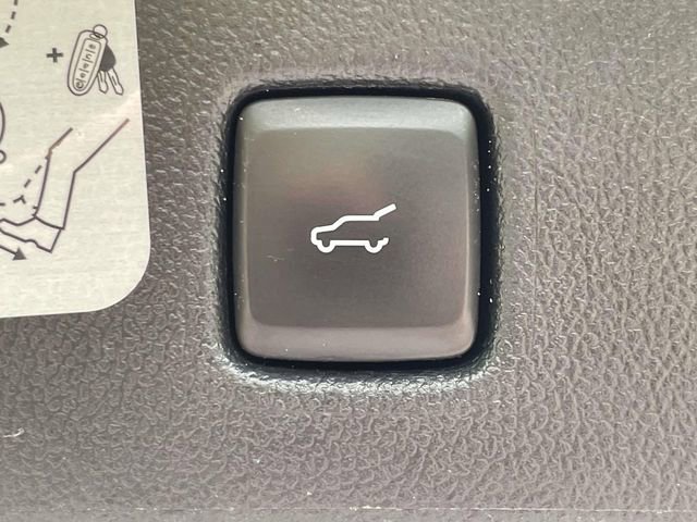 Certified 2020 Ford Escape Titanium image 36