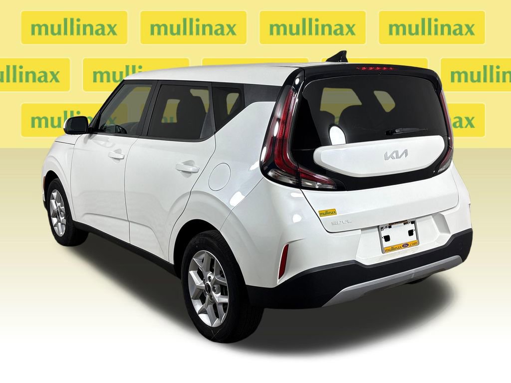 Used 2024 Kia Soul LX w/ Option Group 015 FWD image 9