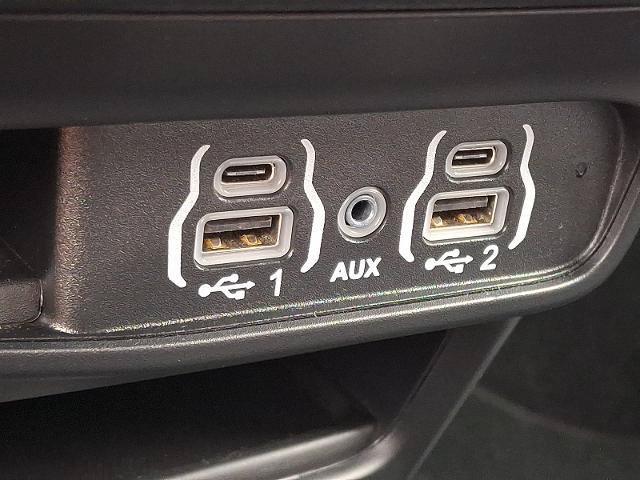 Used 2025 Chrysler Pacifica Select FWD image 25
