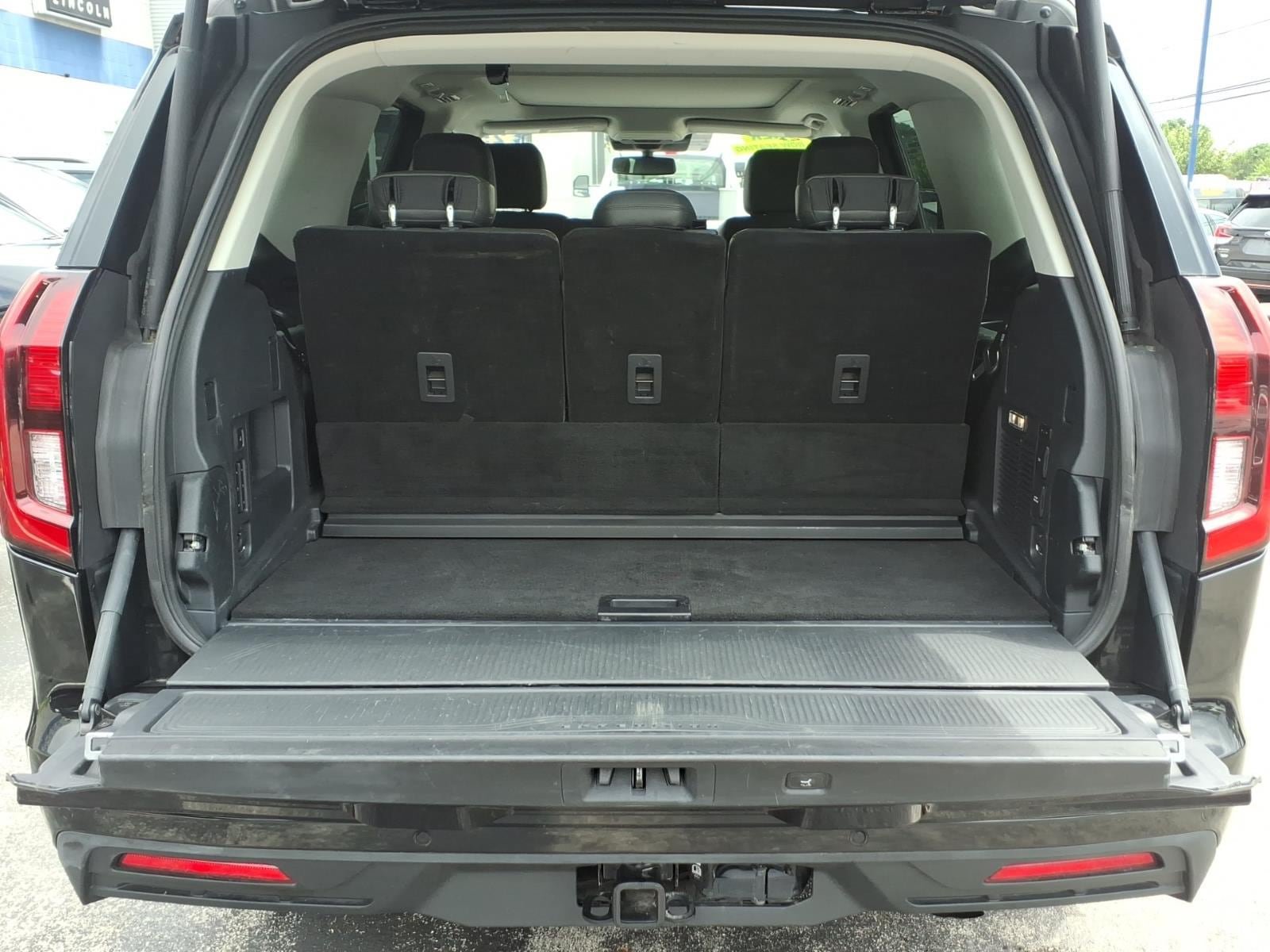 Certified 2025 Ford Expedition Active AWD/4WD image 29
