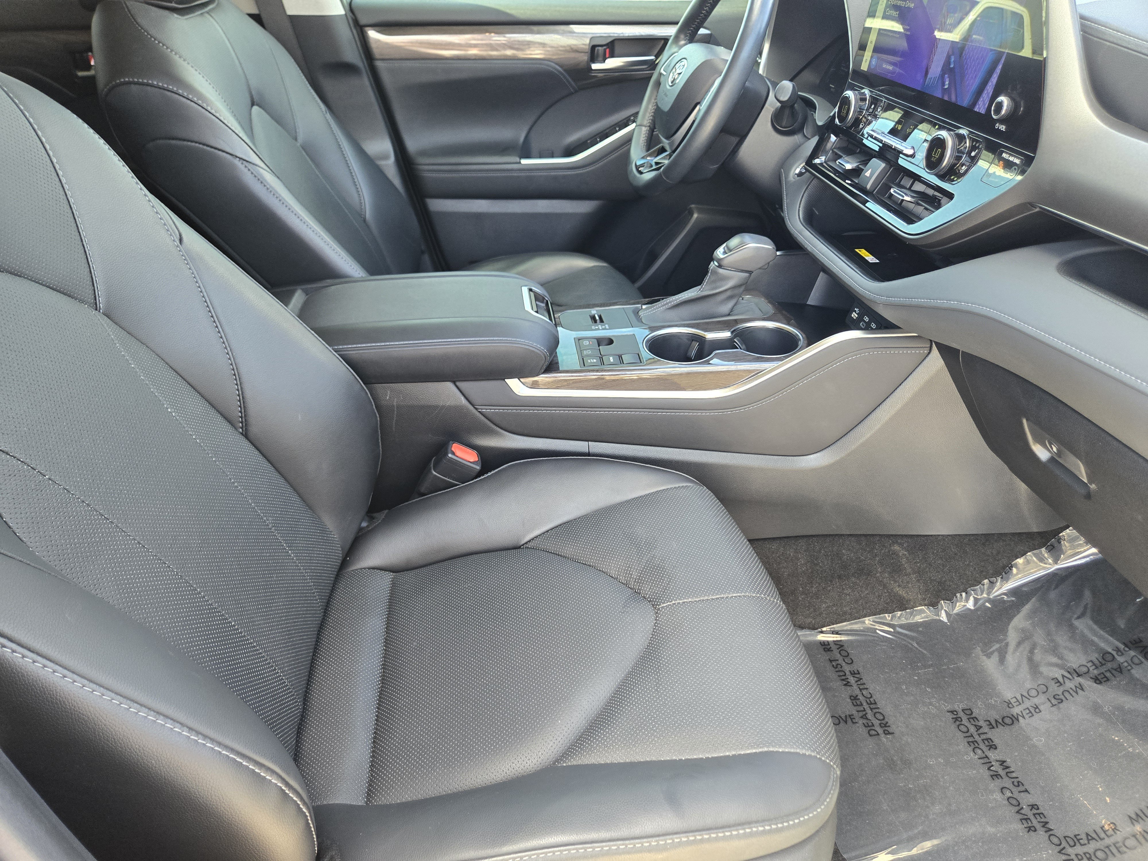 Used 2023 Toyota Highlander Limited FWD image 15