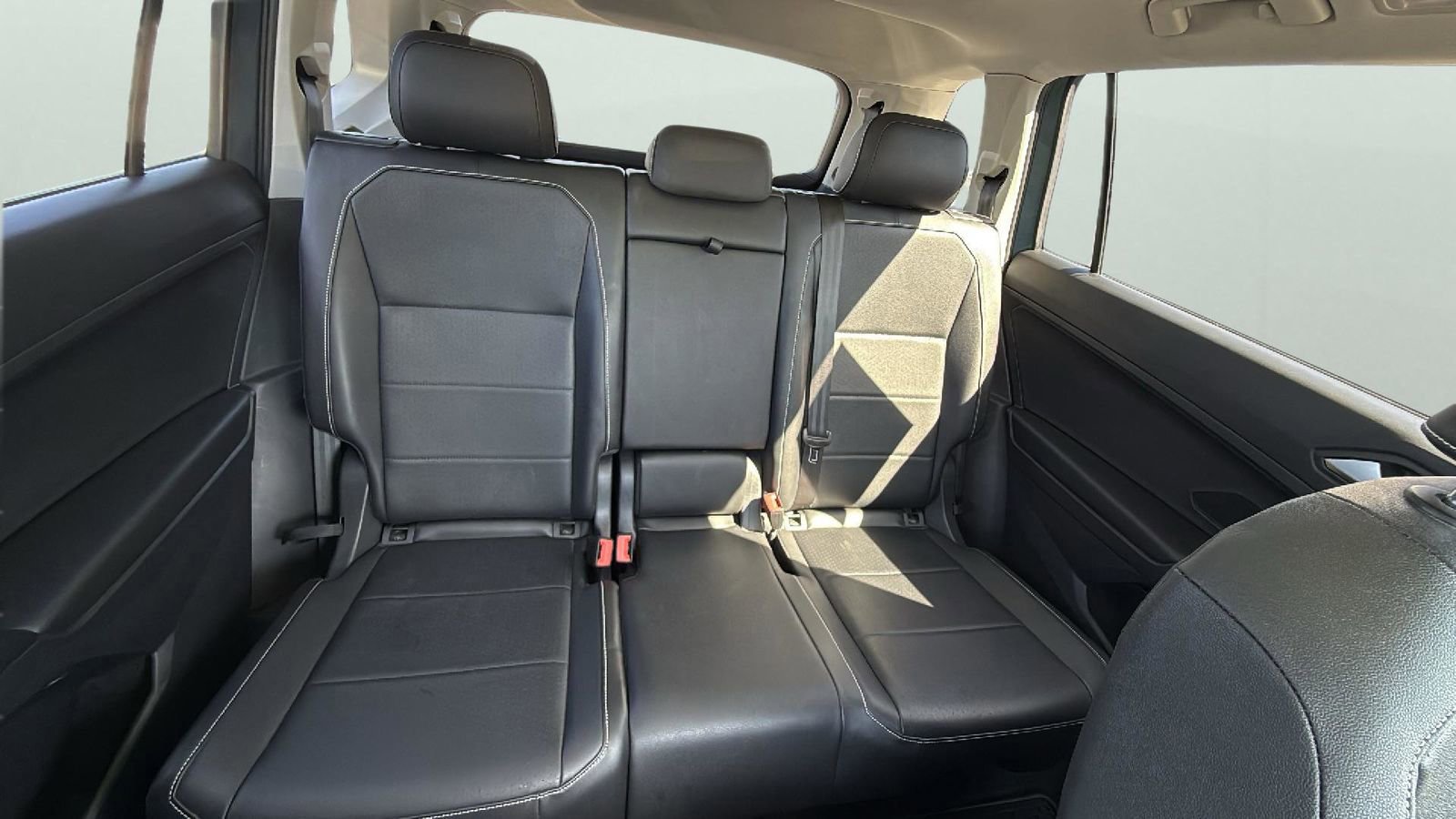 Used 2021 Volkswagen Tiguan SEL w/ 3-Row Tiguan MDO Package image 26