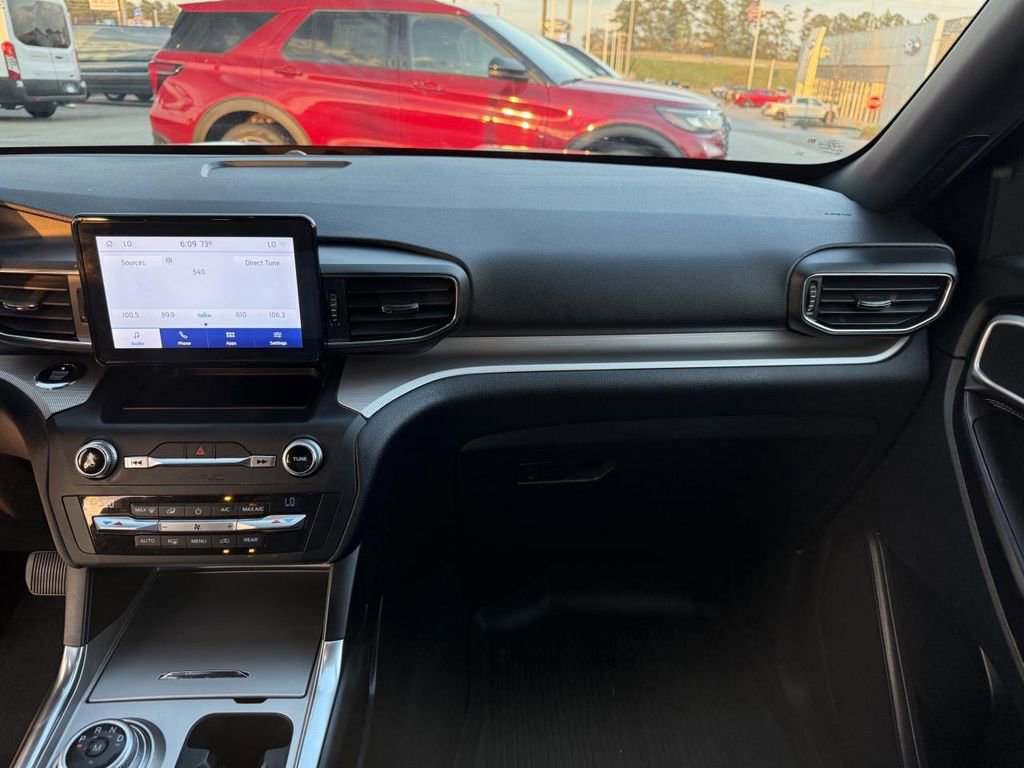 Certified 2020 Ford Explorer XLT w/ Equipment Group 202A image 18