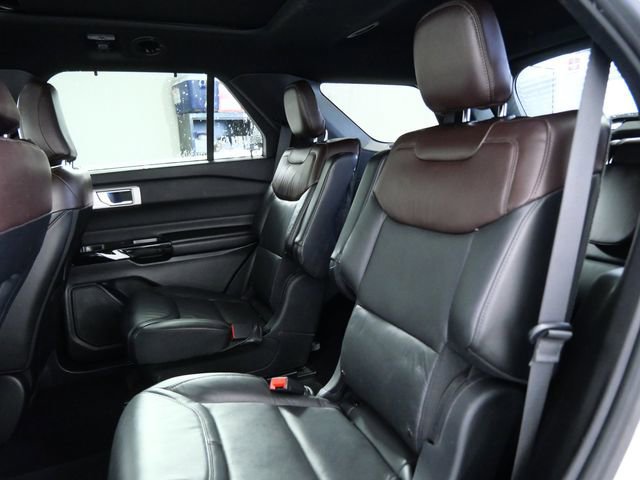 Certified 2021 Ford Explorer Platinum w/ Equipment Group 601A image 14