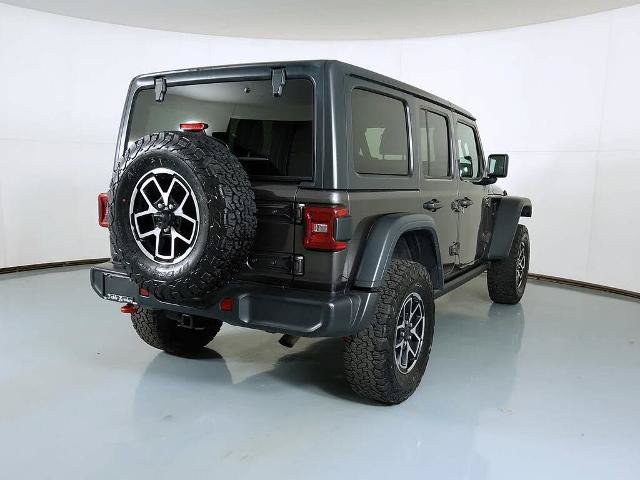 Used 2025 Jeep Wrangler Unlimited Rubicon AWD/4WD image 3