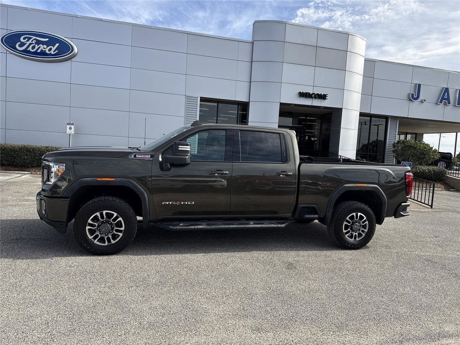 Used 2023 GMC Sierra 2500 AT4 image 2
