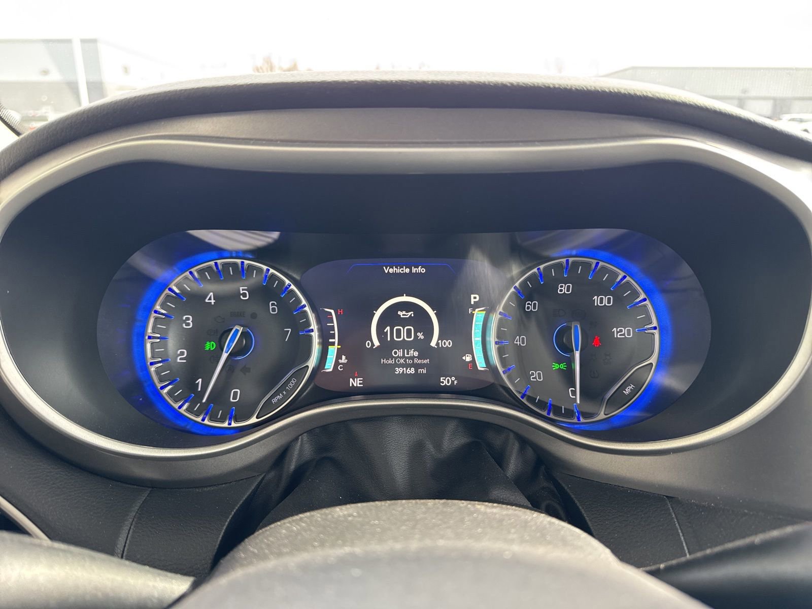 Used 2024 Chrysler Pacifica Touring-L image 29