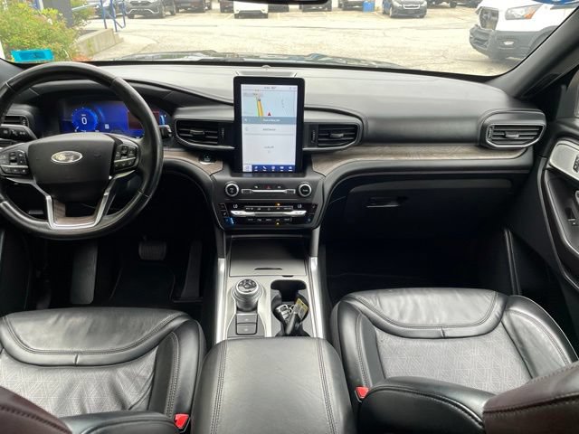 Certified 2020 Ford Explorer Platinum w/ Premium Technology Package AWD/4WD image 11