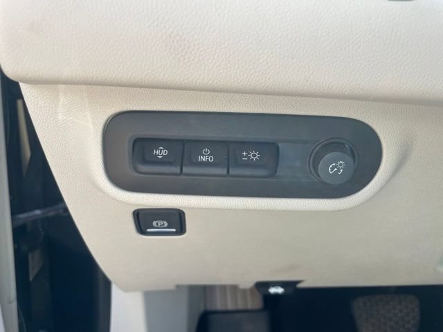 Used 2022 GMC Terrain Denali w/ Denali Premium Package AWD/4WD image 18