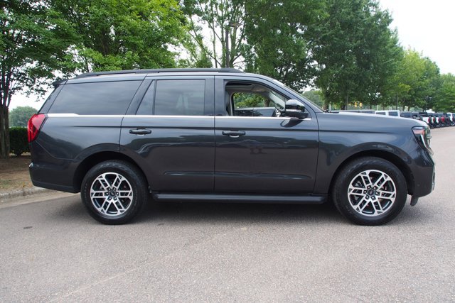 Certified 2025 Ford Expedition Active AWD/4WD image 8