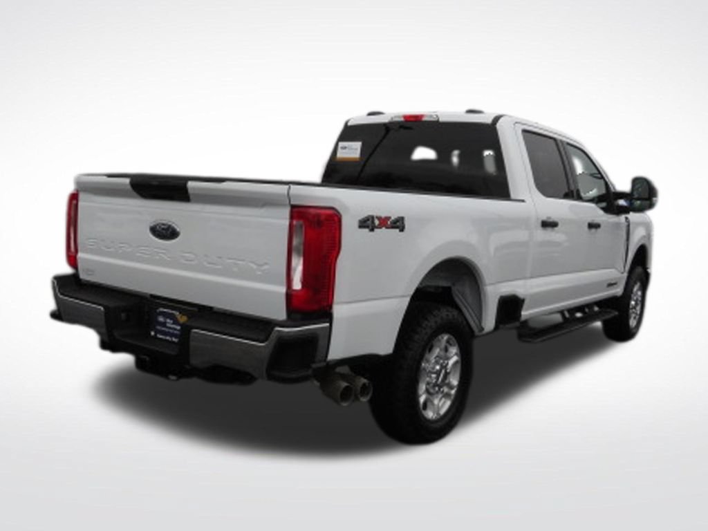 Certified 2025 Ford F250 XLT AWD/4WD image 7