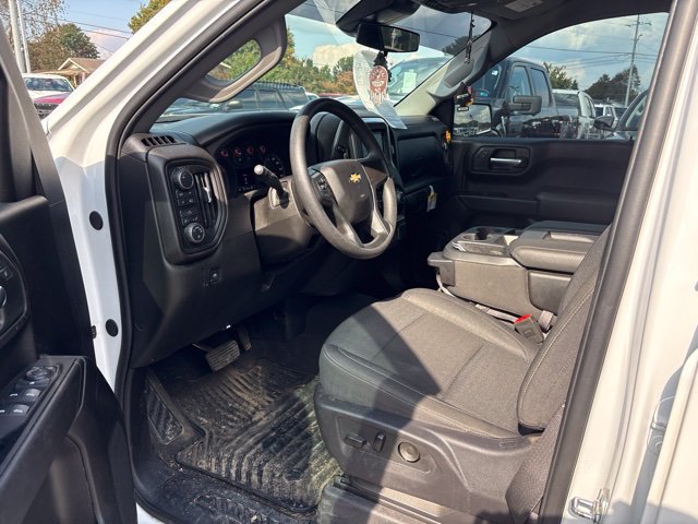 Used 2025 Chevrolet Silverado 1500 Custom w/ Turbomax Blackout Package AWD/4WD image 13