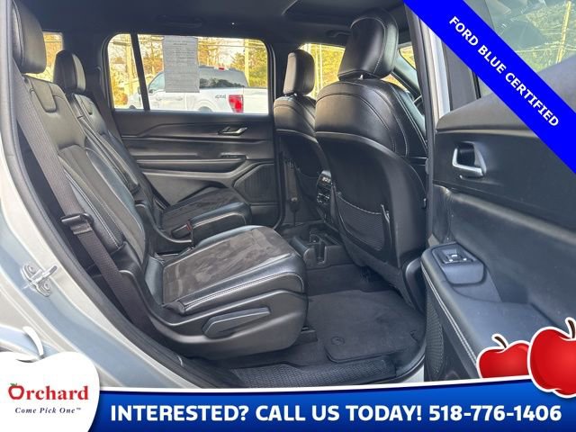 Used 2023 Jeep Grand Cherokee L Laredo image 18