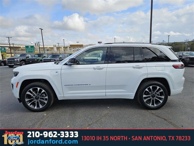 Used 2023 Jeep Grand Cherokee Overland w/ Advanced Protech Group III image 2