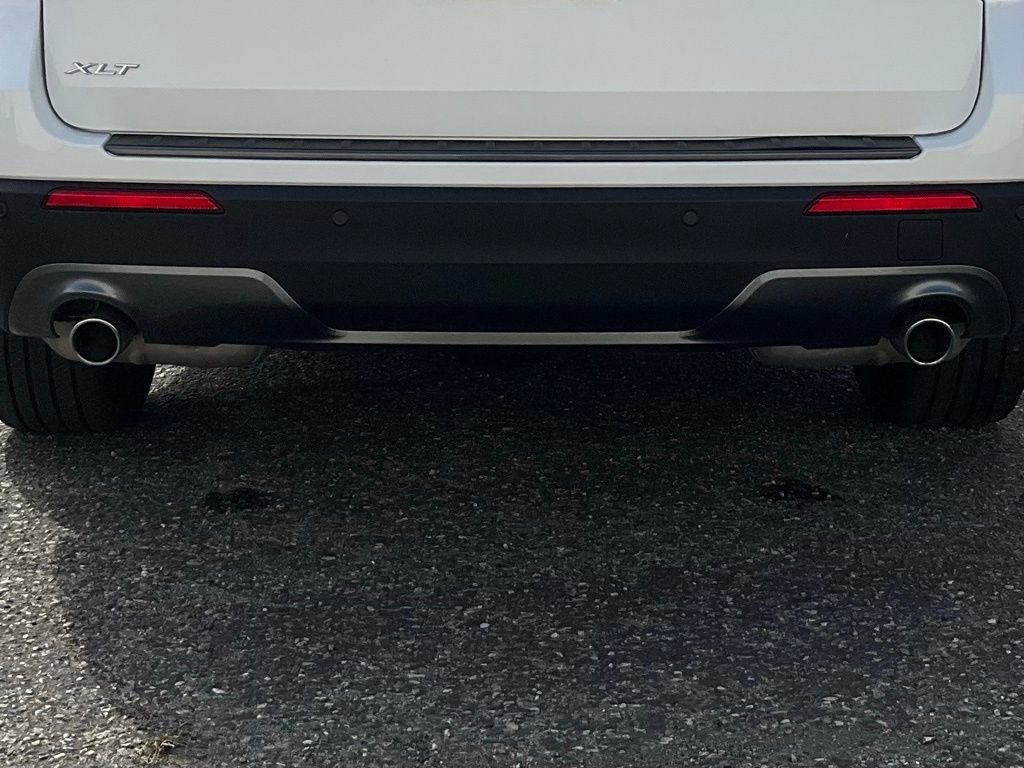 Certified 2022 Ford Explorer XLT w/ Equipment Group 202A image 32