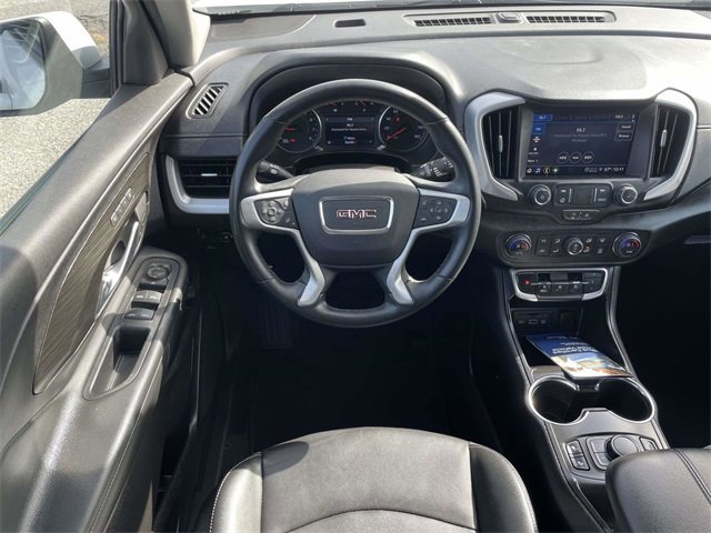 Used 2024 GMC Terrain SLT image 14