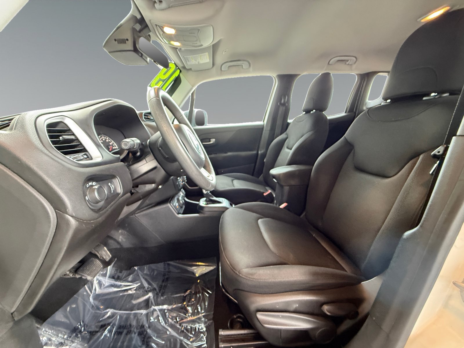 Used 2019 Jeep Renegade Sport w/ Sport Appearance Group AWD/4WD image 12