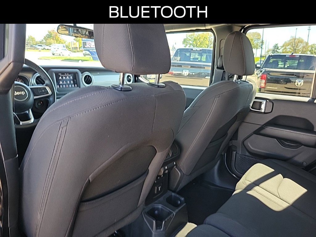 Used 2018 Jeep Wrangler Unlimited Sahara w/ Cold Weather Group AWD/4WD image 13