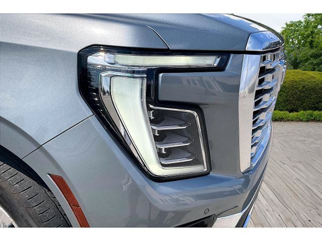 Used 2025 GMC Yukon Denali AWD/4WD image 28