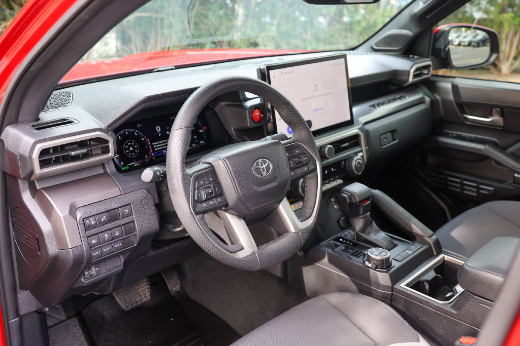 Used 2025 Toyota Tacoma TRD Off-Road w/ TRD Off Road Upgrade Package AWD/4WD image 36