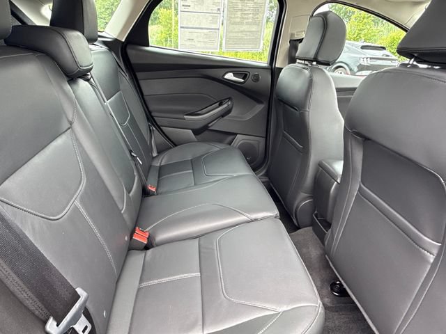Certified 2018 Ford Focus Titanium w/ Titanium Technology Package FWD image 20