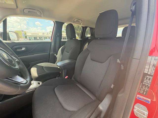 Used 2023 Jeep Renegade Latitude AWD/4WD image 10