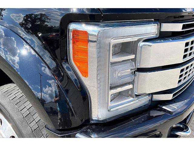 Certified 2019 Ford F450 Platinum w/ Platinum Ultimate Package AWD/4WD image 28