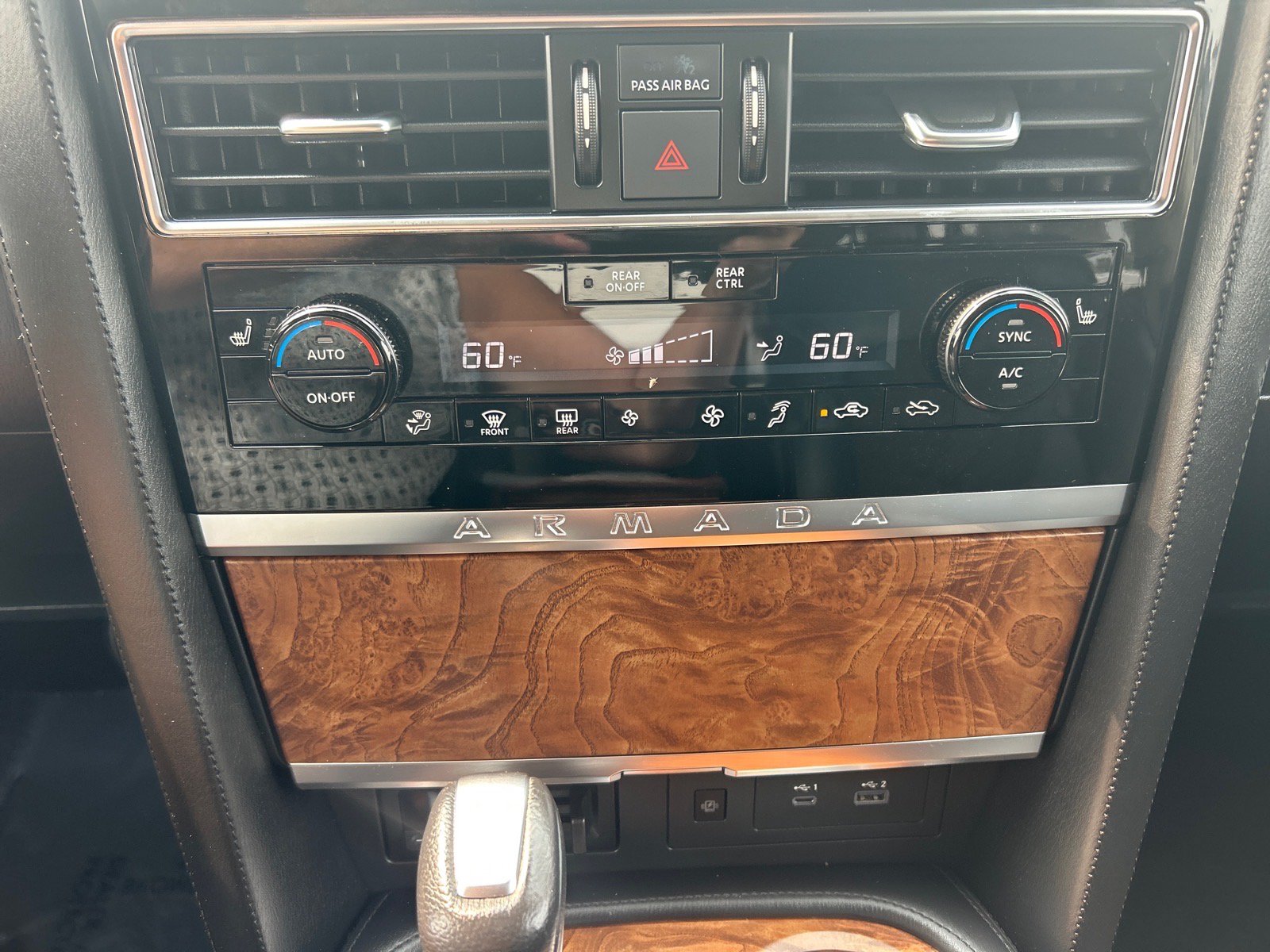 Used 2024 Nissan Armada SL w/ Captain's Chairs Package AWD/4WD image 32