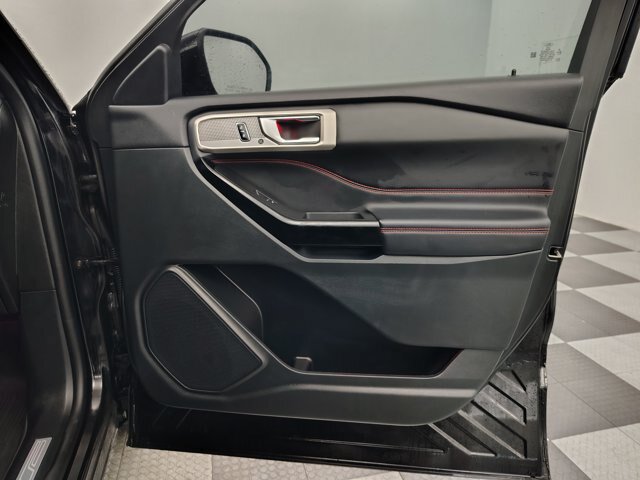 Certified 2024 Ford Explorer ST-Line w/ Class IV Trailer Tow Package AWD/4WD image 28