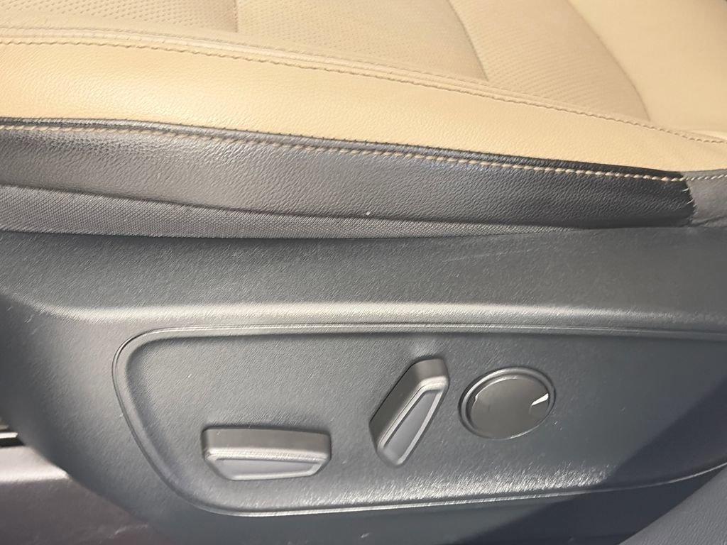 Certified 2020 Ford Escape Titanium image 26