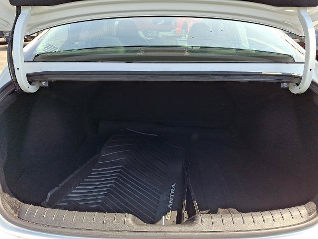 Used 2023 Hyundai Elantra SEL w/ Convenience Package FWD image 28