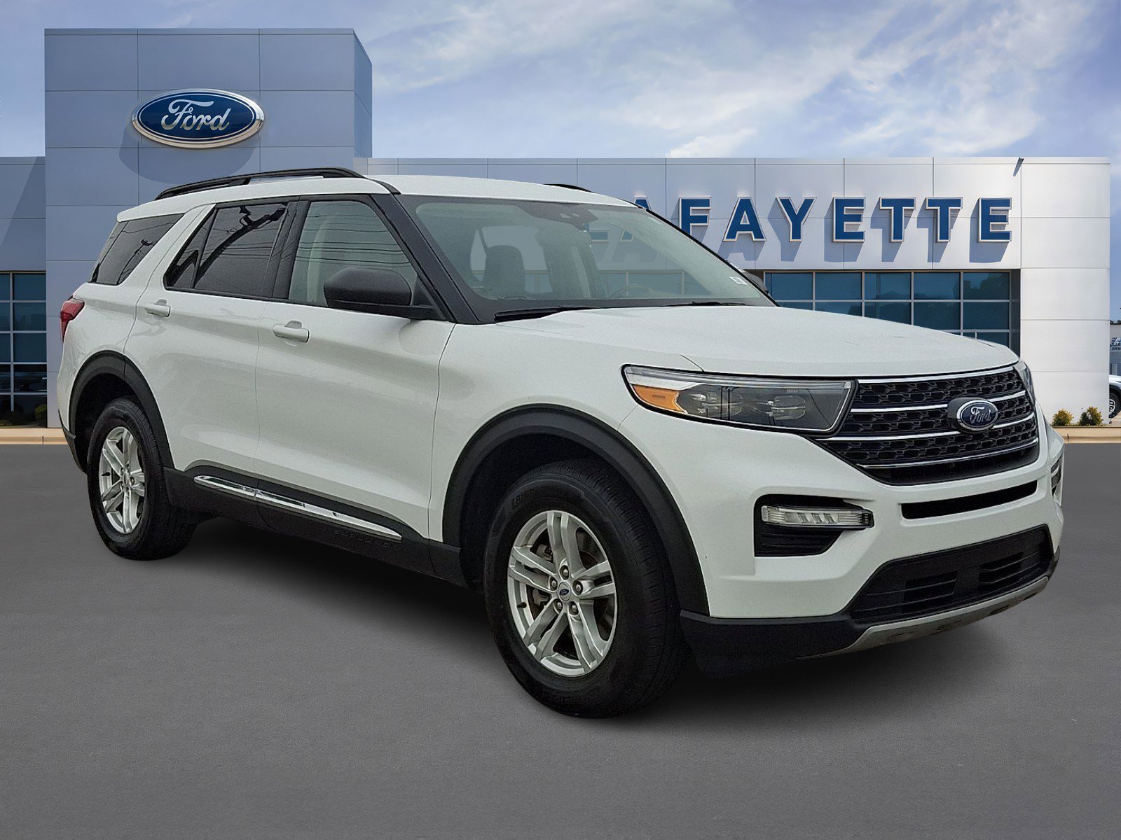 Certified 2023 Ford Explorer XLT w/ Equipment Group 202A