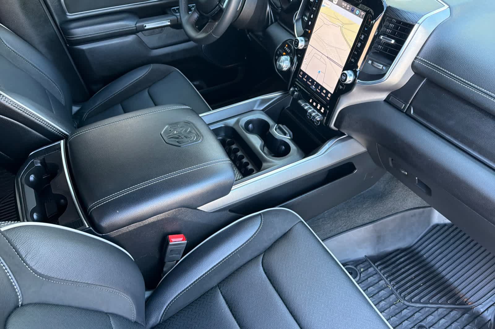 Used 2024 RAM 1500 Laramie AWD/4WD image 15