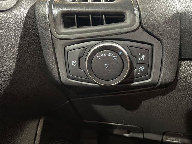 Certified 2018 Ford Focus SE FWD image 13