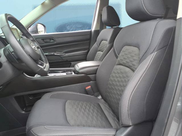 Used 2024 Nissan Pathfinder SV w/ Black Appearance Package AWD/4WD image 22