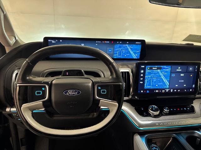 Certified 2025 Ford Expedition Platinum AWD/4WD image 8